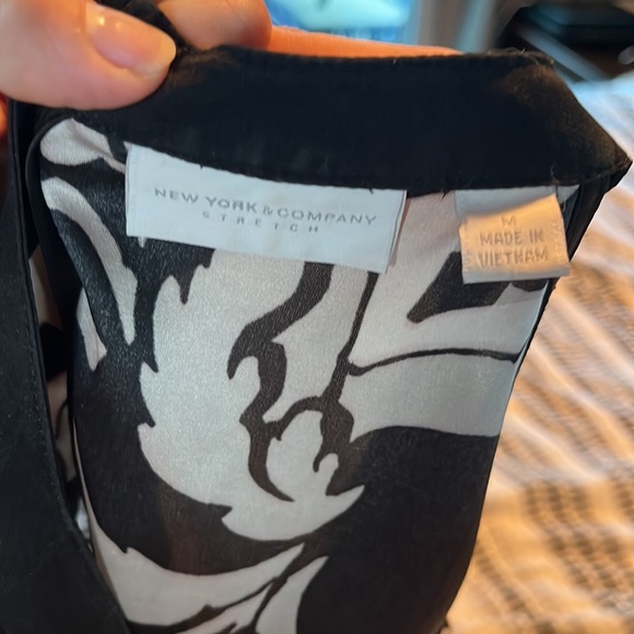 NY&C Statement Hi-Lo Blouse - Picture 4 of 5